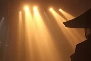 《表格从零到报表》课件封面，画面里是一张标满批注的月度汇总表